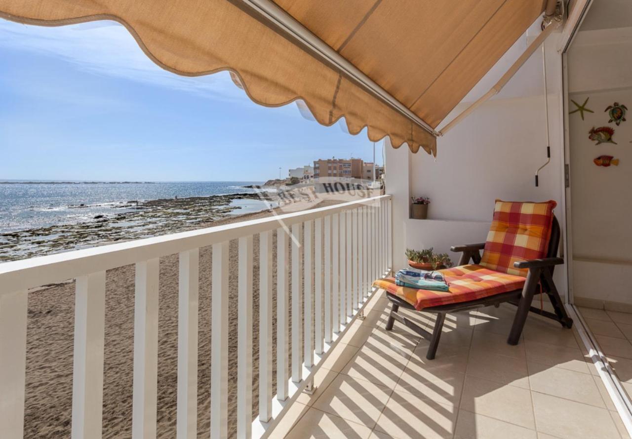 Luxury Apartment In Front Of The Beach Меленара Екстериор снимка